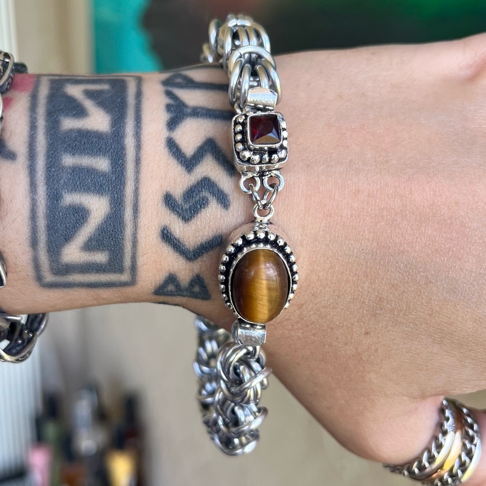 Handmade bizantine link chain bracelet with red garnet & tiger eye men bracelet - Picture 15 of 16